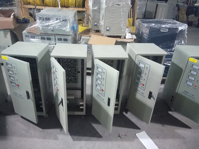三相穩(wěn)壓器380V 6000W全自動(dòng)交流6KW