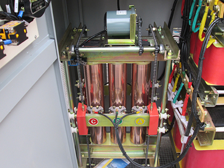 大功率sbw-700KW電力穩(wěn)壓增壓升壓三相380V穩(wěn)壓器