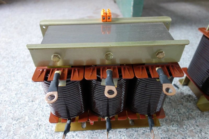 CKSG-4.32/0.4-6%-12%-13%低壓串聯(lián)電容電抗器